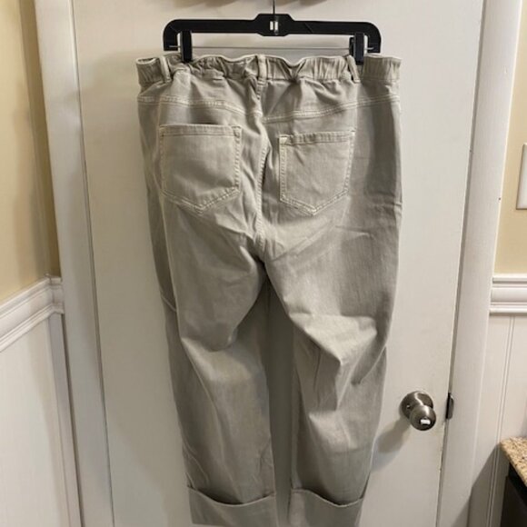 J Jill Capris Sage Green Color.  Womens Size 16 Strech Waist - Picture 4 of 9